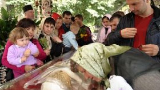 Creştinii o sărbătoresc pe Sfânta Cuvioasă Parascheva