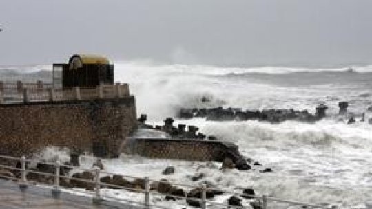 Furtuna închide porturile de la Marea Neagră
