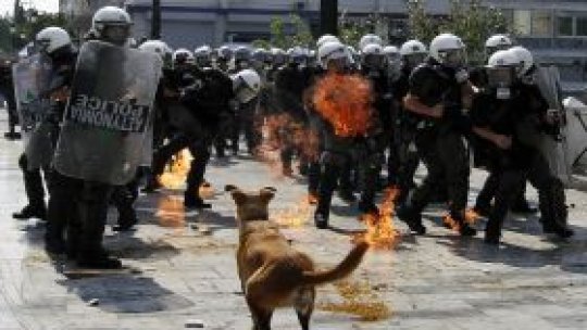 Ciocniri între protestatari şi poliţişti la Atena