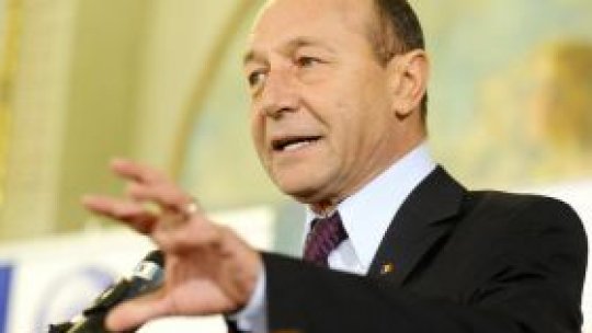 Traian Băsescu cere adoptarea legii asistenţei sociale