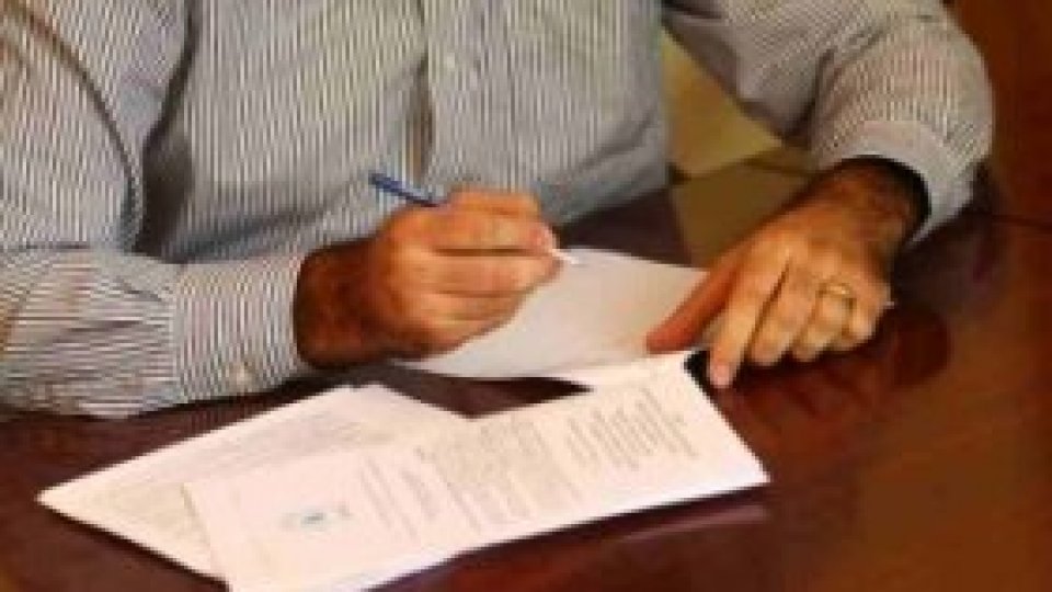 Recenzorii iau ţara la pas