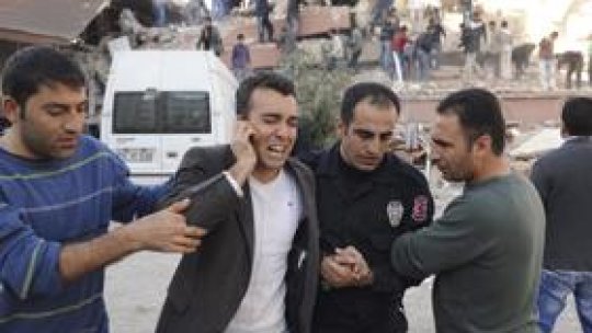 "Sute de morţi" în urma unui puternic cutremur în Turcia