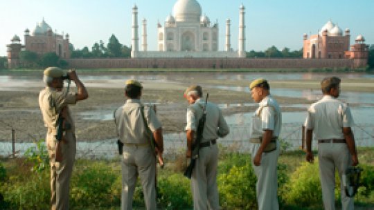 Taj Mahal, în pericol să se prăbuşească
