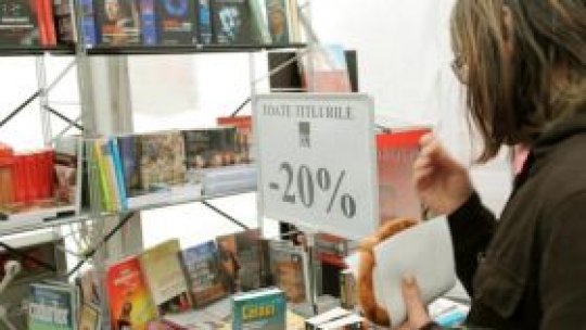 Mare aglomeraţie la Târgul Gaudeamus