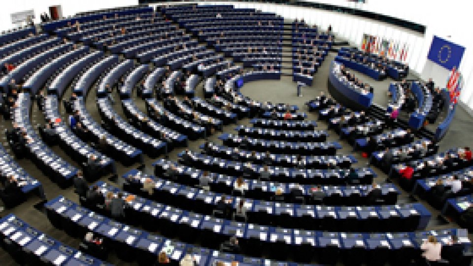 Miniştrii de finanţe europeni dezbat criza datoriilor