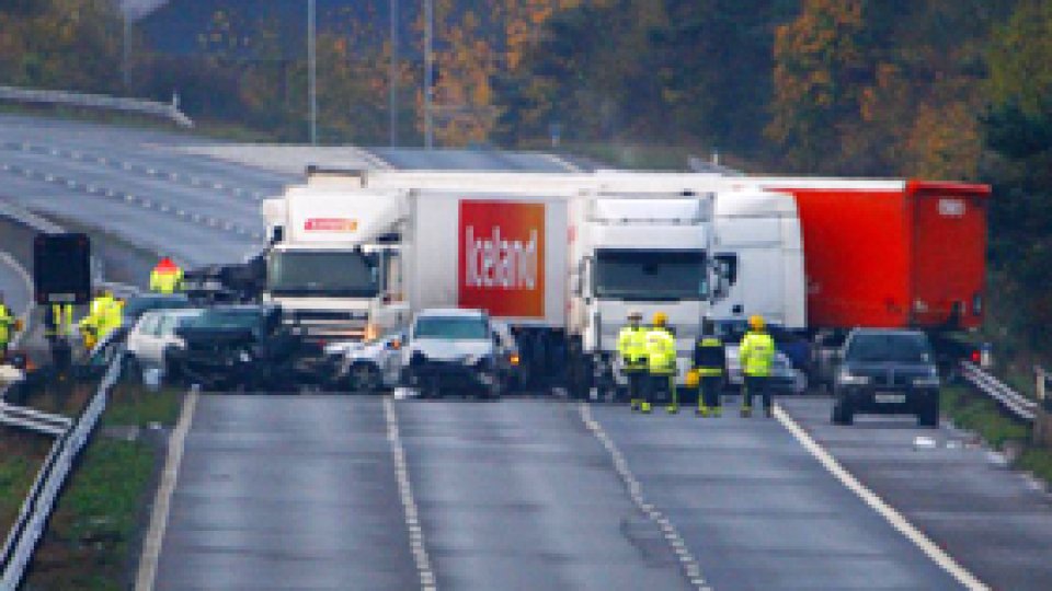 Accident în lanţ cu victime pe o autostradă din Anglia