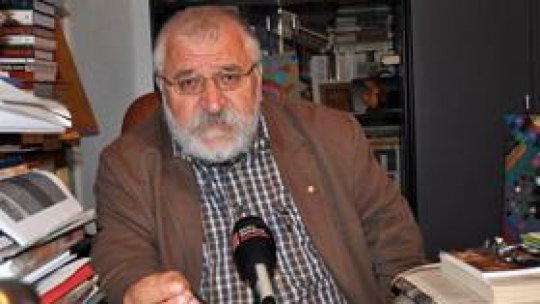 Rafturi de cărți cu rarități