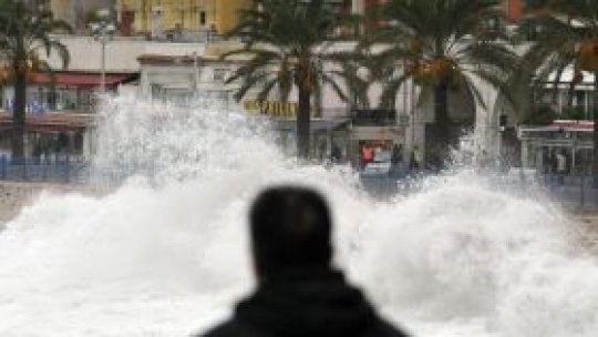 Inundaţiile fac victime în Franţa