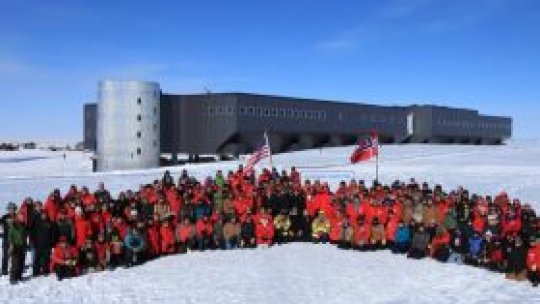 Climber Cornel Galescu and Romeo Dunca, at the South Pole