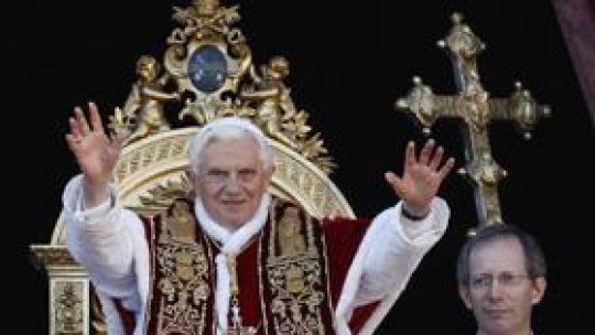 Papa Benedict atacă "comercializarea" Crăciunului
