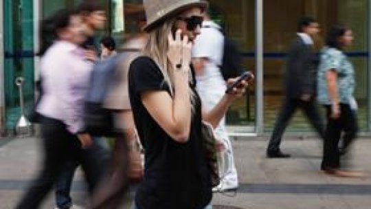 Numărul utilizatorilor telefoniei mobile, "în scădere"