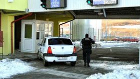 Noi reţineri în cazul corupţiei de la vămi