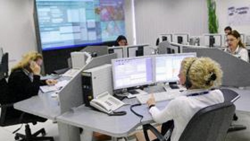 112, sufocat de păcăleli