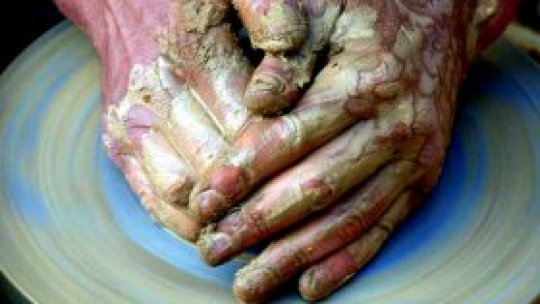 De la sapă la meşteşugărit