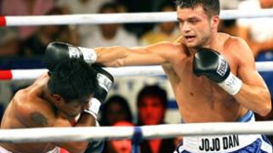 Jo Jo Dan l-a învins la puncte pe Stevie Forbes