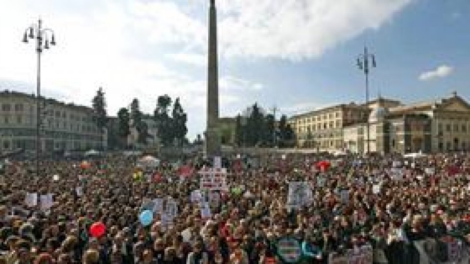 Premierul Berlusconi, contestat de un milion de italience