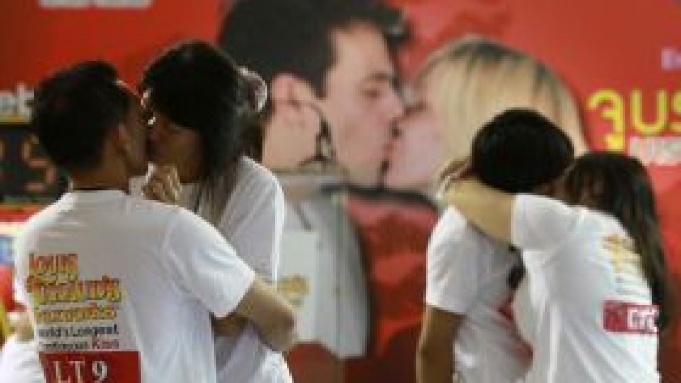 Thailandezii sunt "campioni mondiali" la sărutat