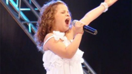 Maria Crăciun, fetiţa cu o voce de invidiat
