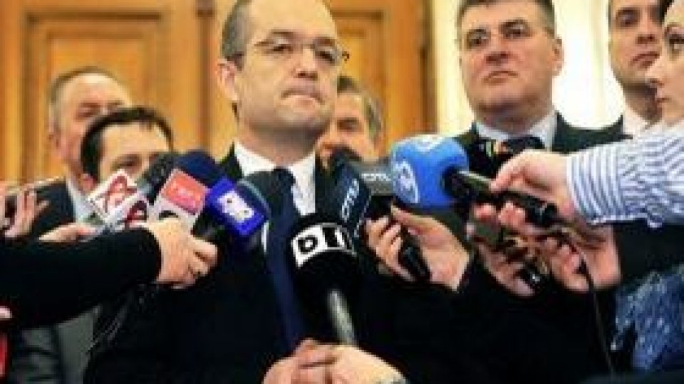 Premierul Emil Boc neagă că s-a discutat înlocuirea sa