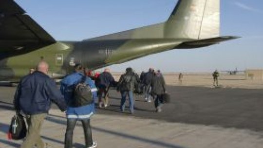 Zeci de mii de persoane încearcă să plece din Libia