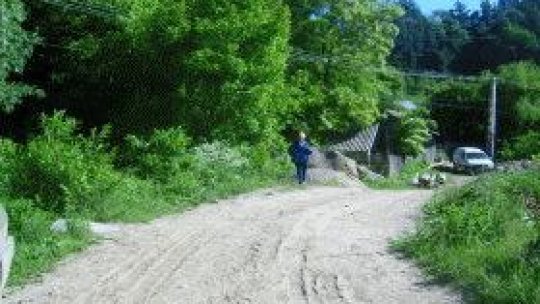 Își fac singuri un sat