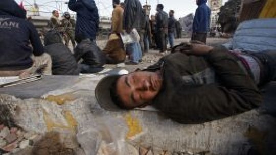 Viaţa în Cairo: serviciu, apoi protest