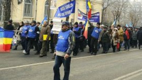 Proteste la Bucureşti ale cadrelor militare în rezervă