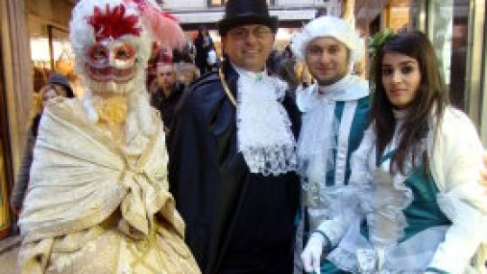 Măşti şi costume pe Canalul Grande