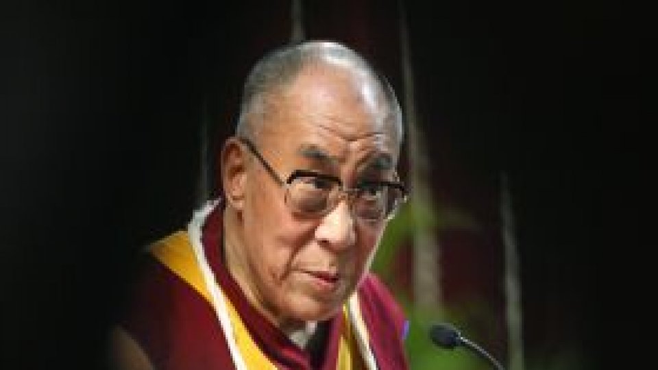 Dalai Lama se retrage din activitatea politică