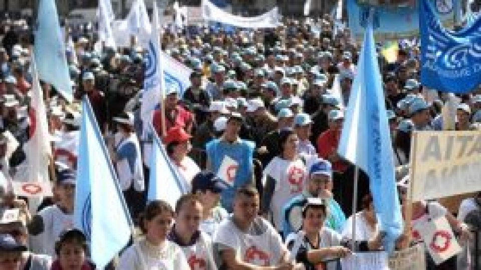 Moţiunea de cenzură, dezbătută în parlament, LIVE UPDATES