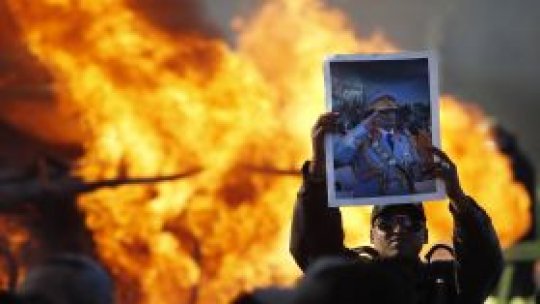 Forţele loiale preşedintelui Gaddafi "contraatacă"