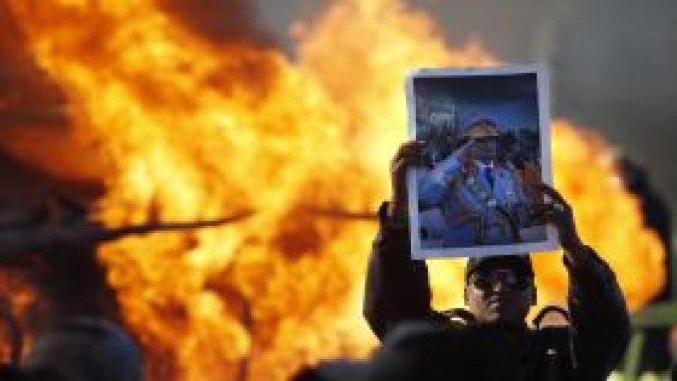 Forţele loiale preşedintelui Gaddafi "contraatacă"