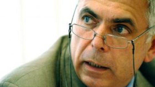 Liderul socialiştilor din PE cere demisia lui Adrian Severin