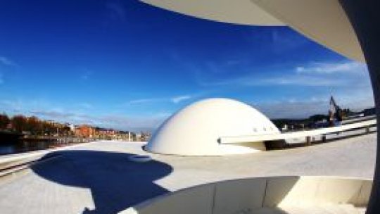 Un centru cultural de excelenţă: Niemeyer din Avilés, Spania