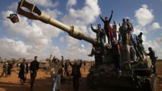 NATO, la comanda operaţiunilor din Libia