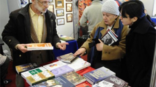 Salon pentru iubitorii de carte, presă şi muzică