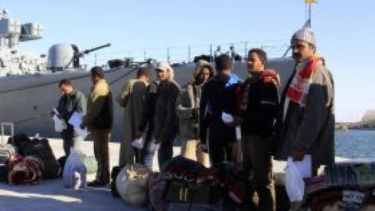 Tot mai mulți oameni părăsesc Libia