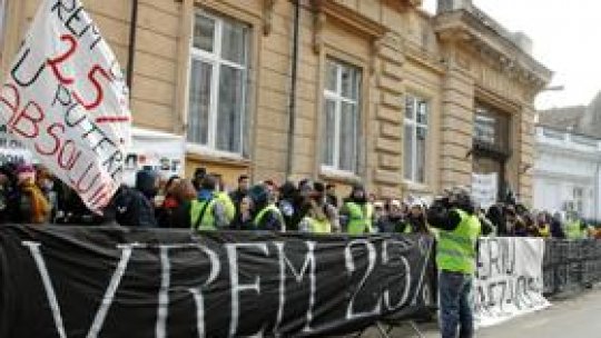 Proteste ale studenţilor la sediul ministerului educaţiei