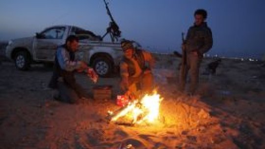 Rebelii resping "oferta de dialog" a liderului de la Tripoli