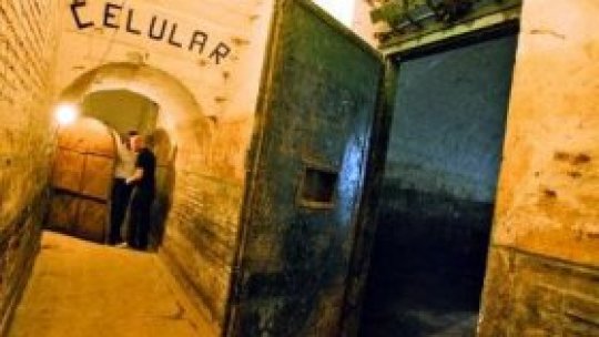 Lecţia de istorie, la puşcărie