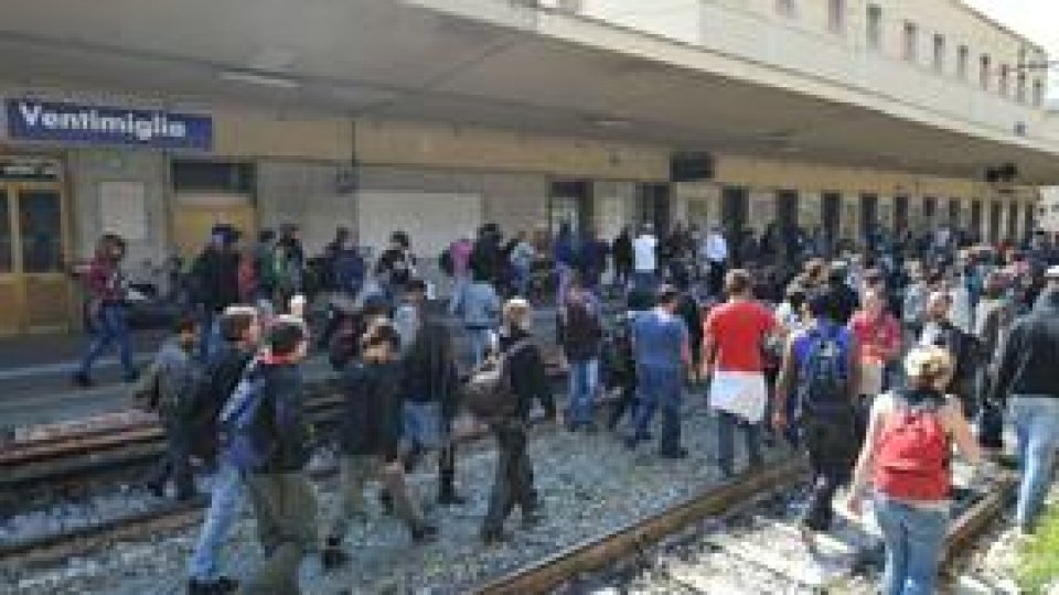 Tensiuni între Italia şi Franţa privind imigranţii