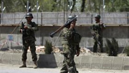 Ministrul afgan al apărării, ţinta unui atac al talibanilor