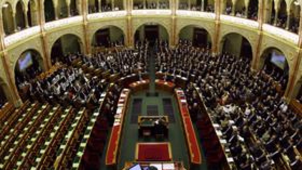 Parlamentul de la Budapesta a adoptat o nouă Constituţie