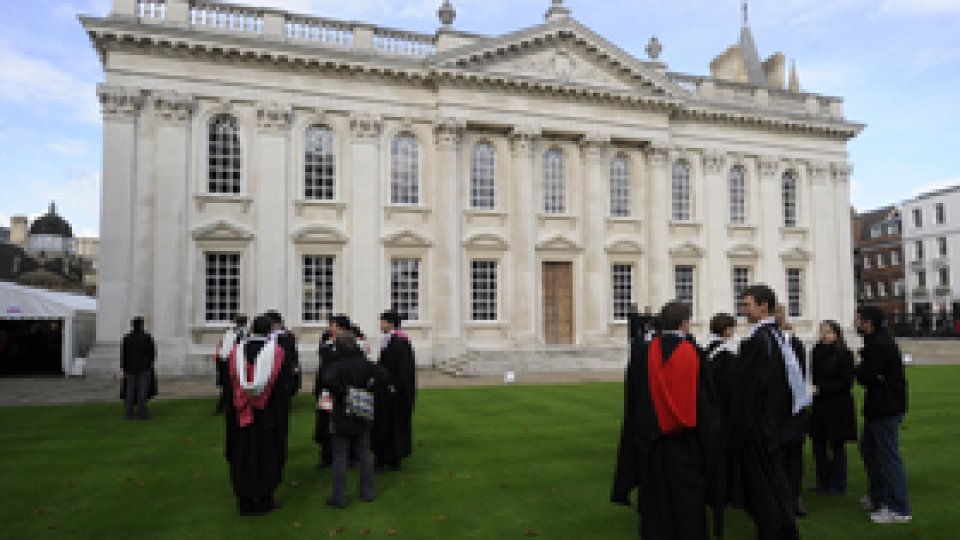 Majoritatea universităţilor din Anglia ar putea tripla taxele