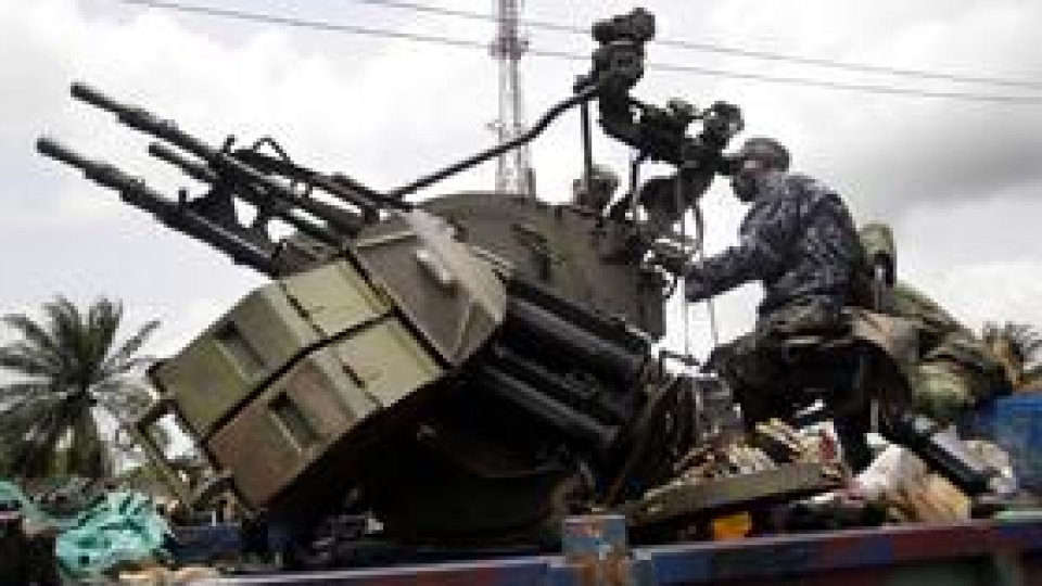 Trupele franceze preiau controlul aeroportului din Abidjan