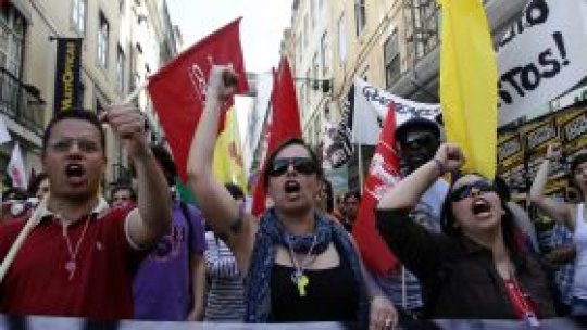 Ratingul de ţară al Portugaliei, retrogradat cu trei trepte