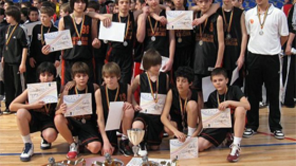 Campioni naţionali la baschet la 13 ani