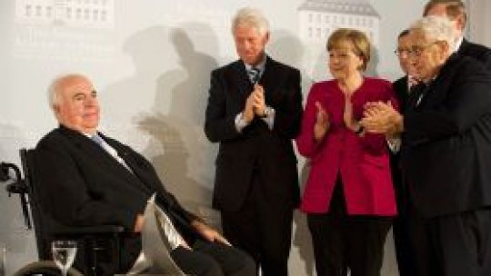 Bill Clinton aduce un omagiu lui Helmut Kohl