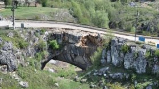 Consolidări la Podul Natural de la Ponoarele