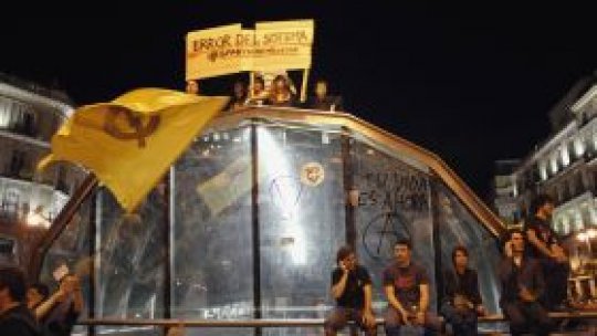 Mii de tineri spanioli ies în stradă